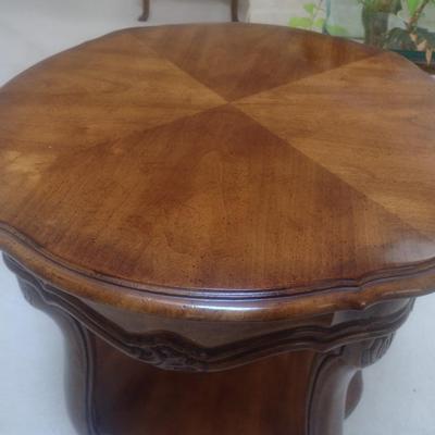 Heritage Mahogany Finish Round Accent Table