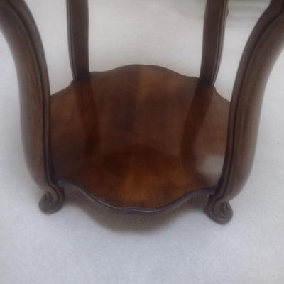 Heritage Mahogany Finish Round Accent Table