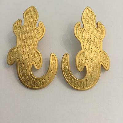 Vintage southwestern, Gago stud earrings, engraved gold collectible, signed JJ