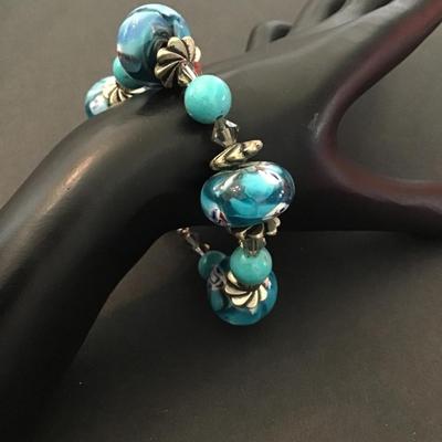 Beautiful blue glass beaded vintage bracelet