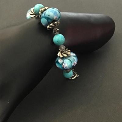 Beautiful blue glass beaded vintage bracelet