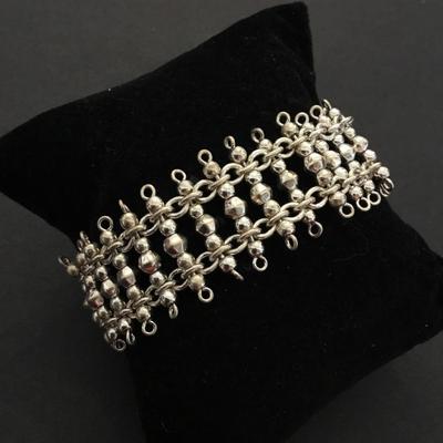 Beautiful vintage, sterling silver bracelet, unmarked tested