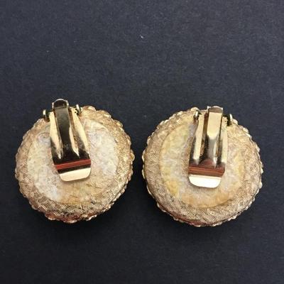 Very nice vintage clip on earrings