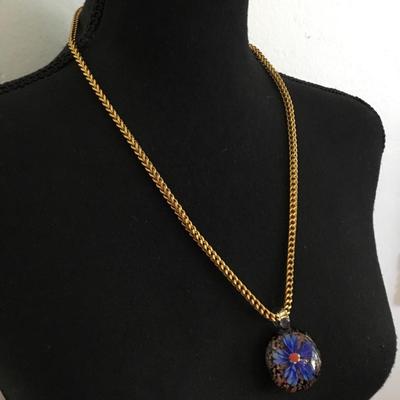 Beautiful, vintage, chunky gold tone, chain and glass flower pendant necklace