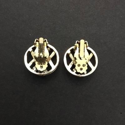 Vintage gold toned clip on earrings