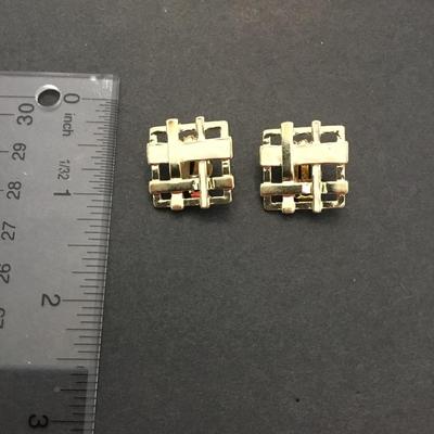 Vintage woven clip on earrings enamel