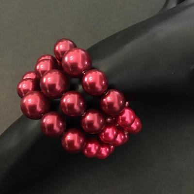 Beautiful vintage ombré colored wrap beaded stretch bracelet