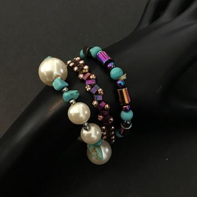 Set of cute stretch bracelets
