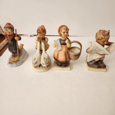 Lot of 8 Vintage Hummel Furgines