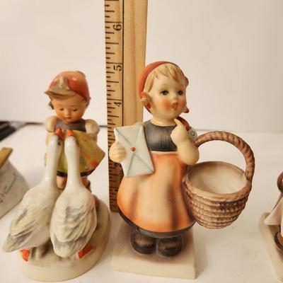 Lot of 8 Vintage Hummel Furgines