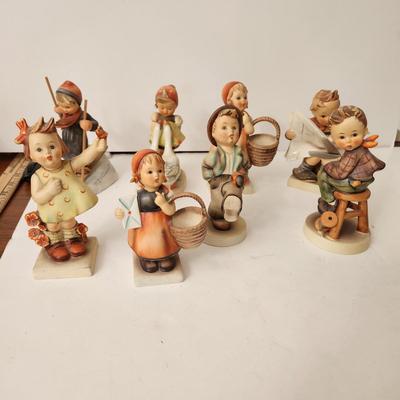 Lot of 8 Vintage Hummel Furgines