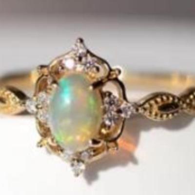 VINTAGE OPAL RING