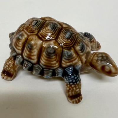 Set of 3 Wade Porcelain Tortoise Figurines
