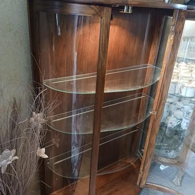 BEAUTIFUL LIGHTED CURIO CABINET