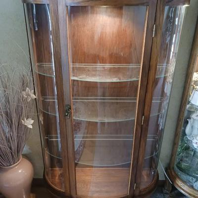 BEAUTIFUL LIGHTED CURIO CABINET
