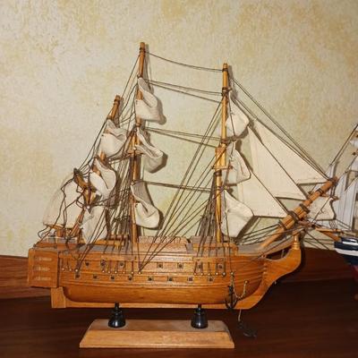 NICE WOODEN MODEL SAIL SHIPS