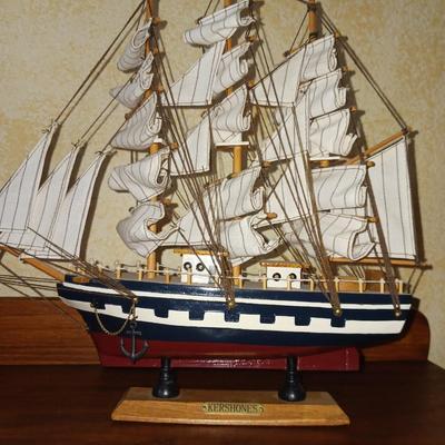 NICE WOODEN MODEL SAIL SHIPS