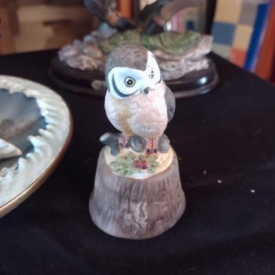 WILDLIFE FIGURES AND MUSICAL EAGLE