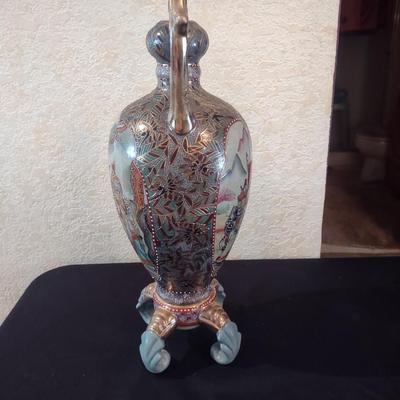 GORGEOUS, DETAILED JAPANESE SATSUMA VASE