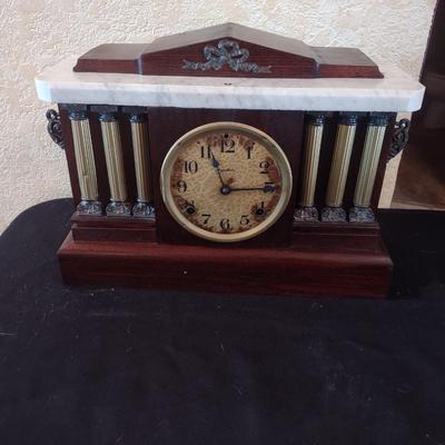 INGRAHAM ANTIQUE MANTEL CLOCK WITH MARBLE TOP