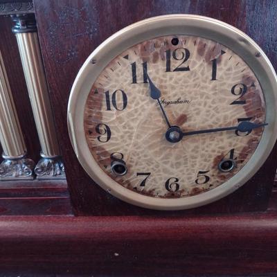 INGRAHAM ANTIQUE MANTEL CLOCK WITH MARBLE TOP
