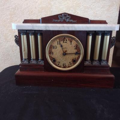 INGRAHAM ANTIQUE MANTEL CLOCK WITH MARBLE TOP