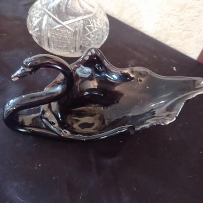 2 GLASS SWANS, CRYSTAL DECANTER AND DISH