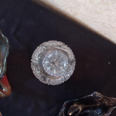 2 GLASS SWANS, CRYSTAL DECANTER AND DISH