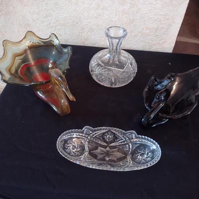2 GLASS SWANS, CRYSTAL DECANTER AND DISH