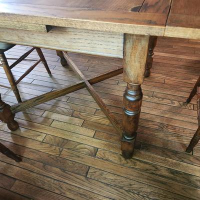 Antique Pub Table 3'x3' Expands to 5'x3' w 4 Chairs