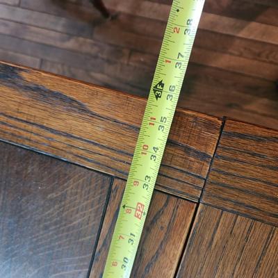 Antique Pub Table 3'x3' Expands to 5'x3' w 4 Chairs
