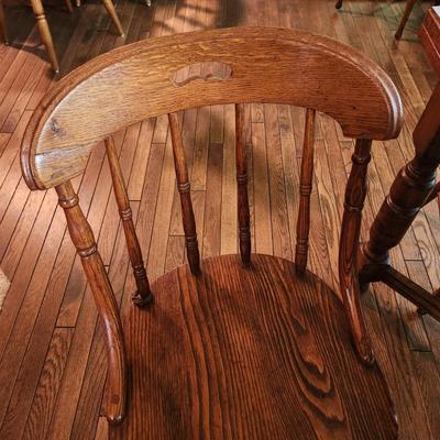 Antique Pub Table 3'x3' Expands to 5'x3' w 4 Chairs