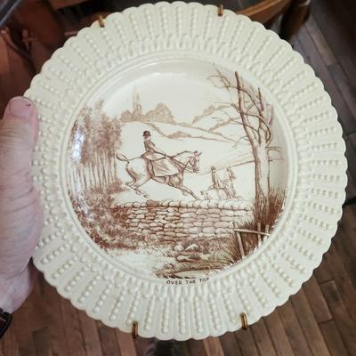 Lot of 10 Collectors Plates , Annapolis , White House, Over the top, The Brass Rail, Milton Inn, Off to Draw