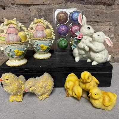 Sale Photo Thumbnail #29: Bunny Love figurine, pair of egg basket figurines, crispy little chicken nugget pair (this makes me giggle), and 3 chicks figurine