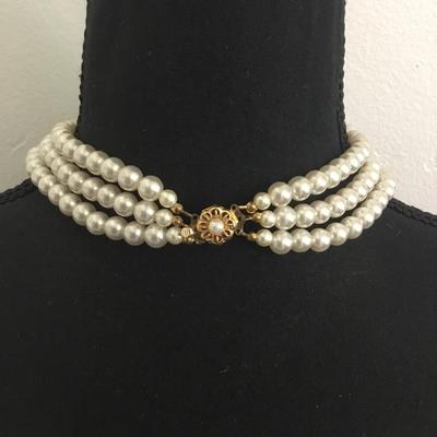 Beautiful vintage faux, pearl beaded statement, necklace