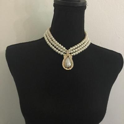 Beautiful vintage faux, pearl beaded statement, necklace
