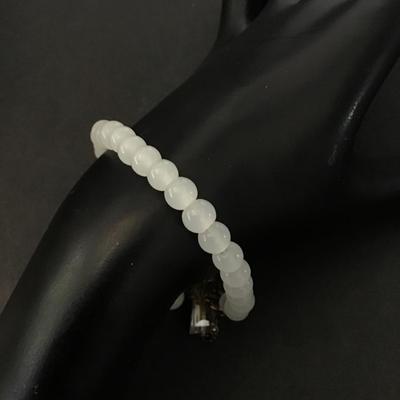 Beautiful vintage beaded stretch bracelet & crystal charm
