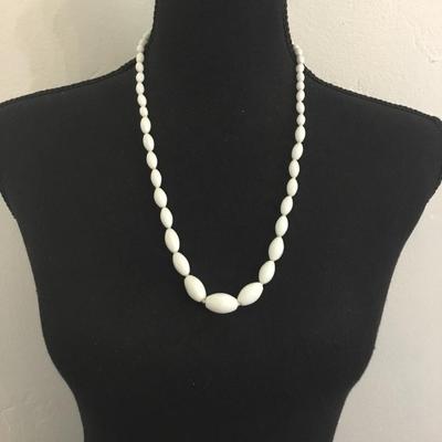 Beautiful vintage milk, glass double knotted necklace