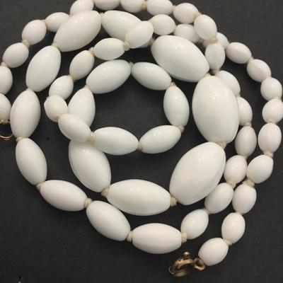 Beautiful vintage milk, glass double knotted necklace