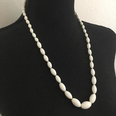 Beautiful vintage milk, glass double knotted necklace
