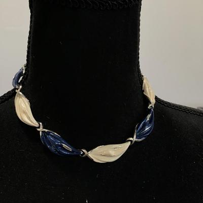 Coro Vintage Cream Snd Blue Collar Necklace