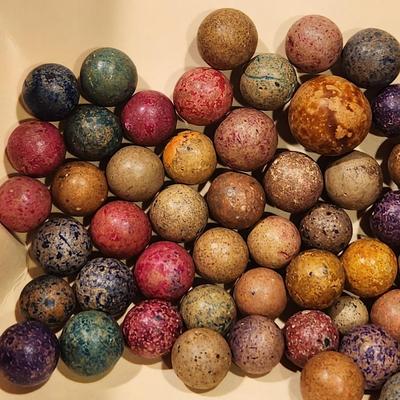 Lot of Vintage Clay Marbles w Shooters