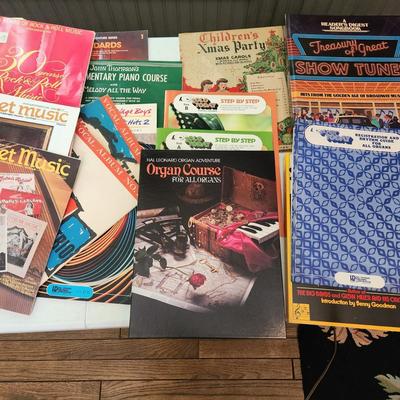 Large collect of Sheet Music Books Organ Course , Show Tunes And More