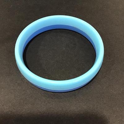 Vintage two toned blue bangle bracelet