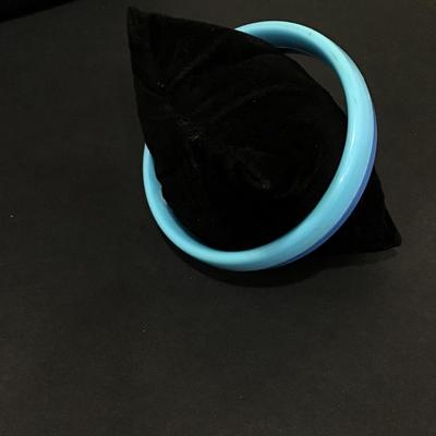 Vintage two toned blue bangle bracelet