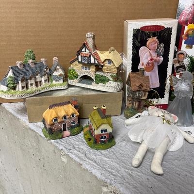 Sale Photo Thumbnail #119: Too many great things to list individually, but this lot includes Radko, Belsnickle, Gorham, Spode, Orrefors, White House commemorative ornaments, angel ornaments, a cast iron Father Christmas bank and so much more! Definitely worth a look through all 24 