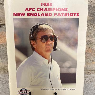 Sale Photo Thumbnail #148: October 1966 Newsweek featuring RFK, October’66 SI featuring BART Starr, May 1967 LHJ featuring a political figure, two copies of the September’85 SI featuring Joe Louis, and a 1985 NE Patriots booklet