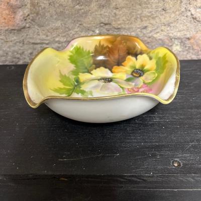 Sale Photo Thumbnail #174: Triangulated bowl, square edged bowl and pair of signed 6 1/2” plates