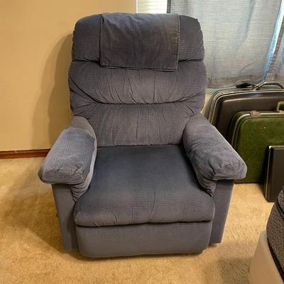 Blue Upholstered Recliner Chair with Extendable Footrest