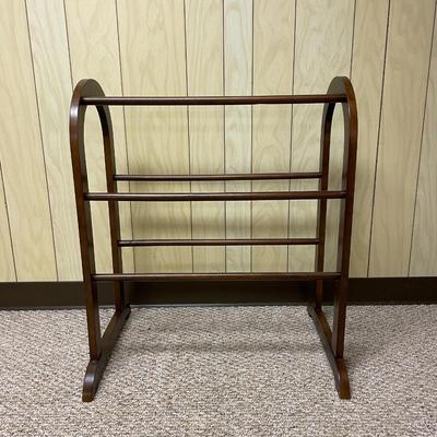 Wooden Quilt or Blanket Rack with Arched Design
